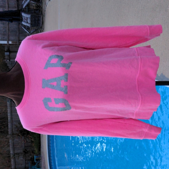 gap hot pink sweatshirt